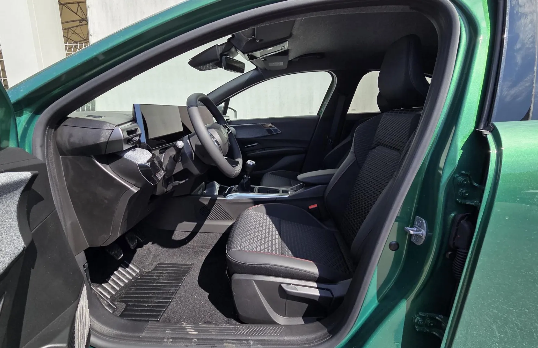 Zunanja slika - Renault Clio - 6 Techno TCE115+Varnost,Parkiranje - 8