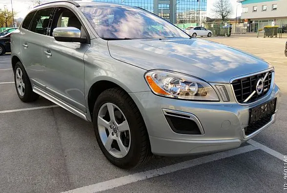 Zunanja slika - Volvo XC60 - FWD DRIVe R-Design - 3