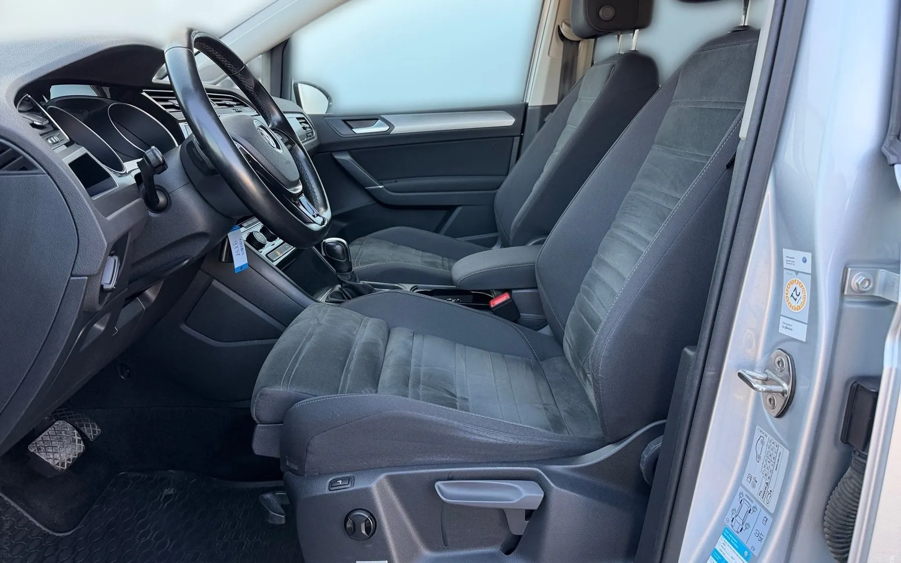 Notranja slika - Volkswagen Touran - 2.0 TDI SCR avt. Family-LED-Vlečna kljuka-ACC... - 7