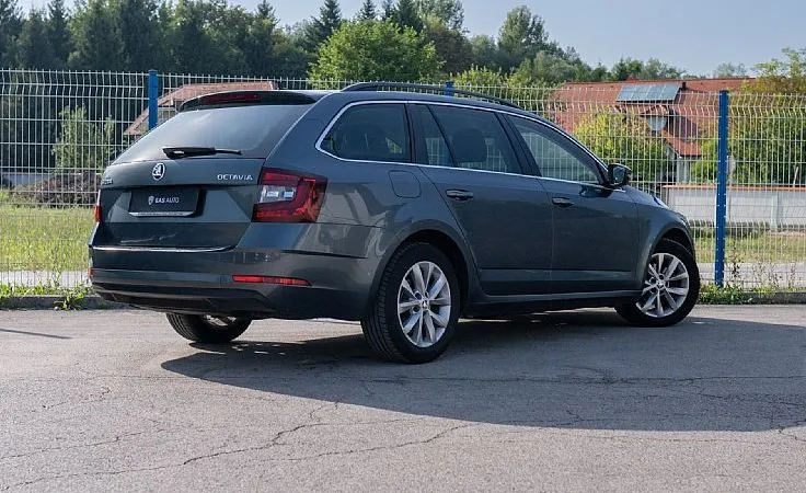 Zunanja slika - Škoda Octavia - 1.6 TDI Style DSG - 5