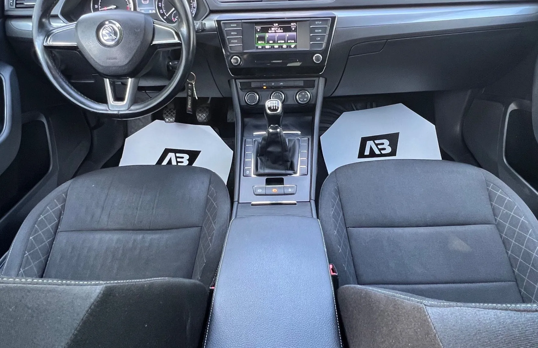 Zunanja slika - Škoda Superb - 2.0 TDI+ALU+TEMP+USB - 12