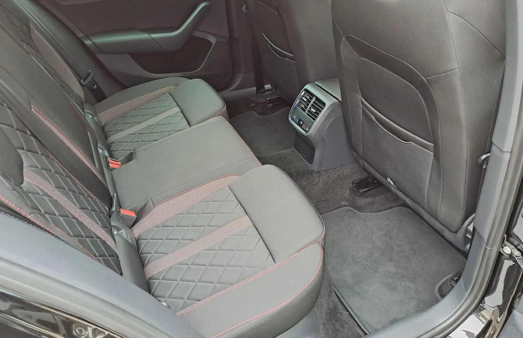 Zunanja slika - Škoda Octavia - Combi 2.0 TSI RS DSG - 13