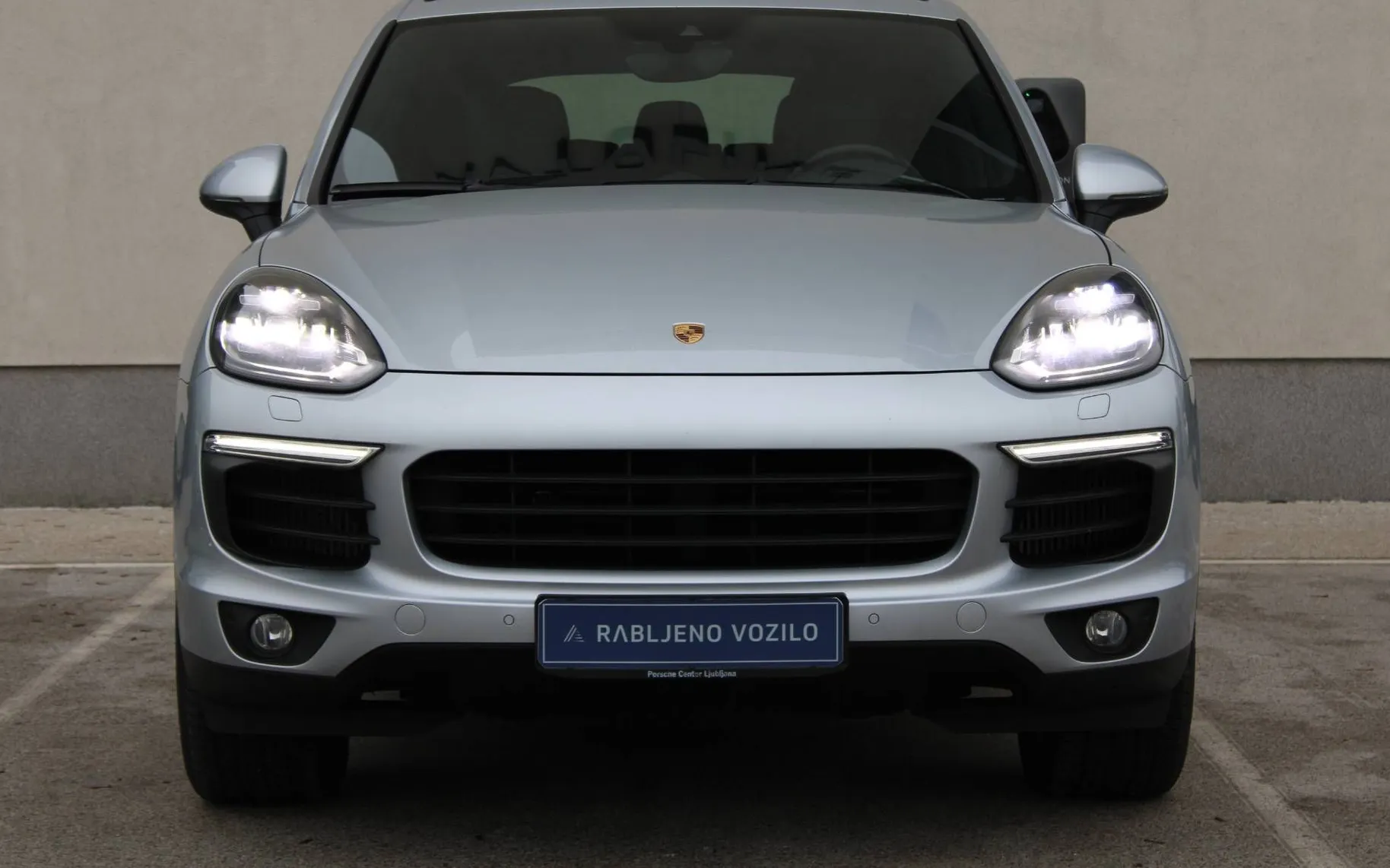 Zunanja slika - Porsche Cayenne - 3.0 TD Platinum Edition HLAJ SED PANO KEYLESS - 3
