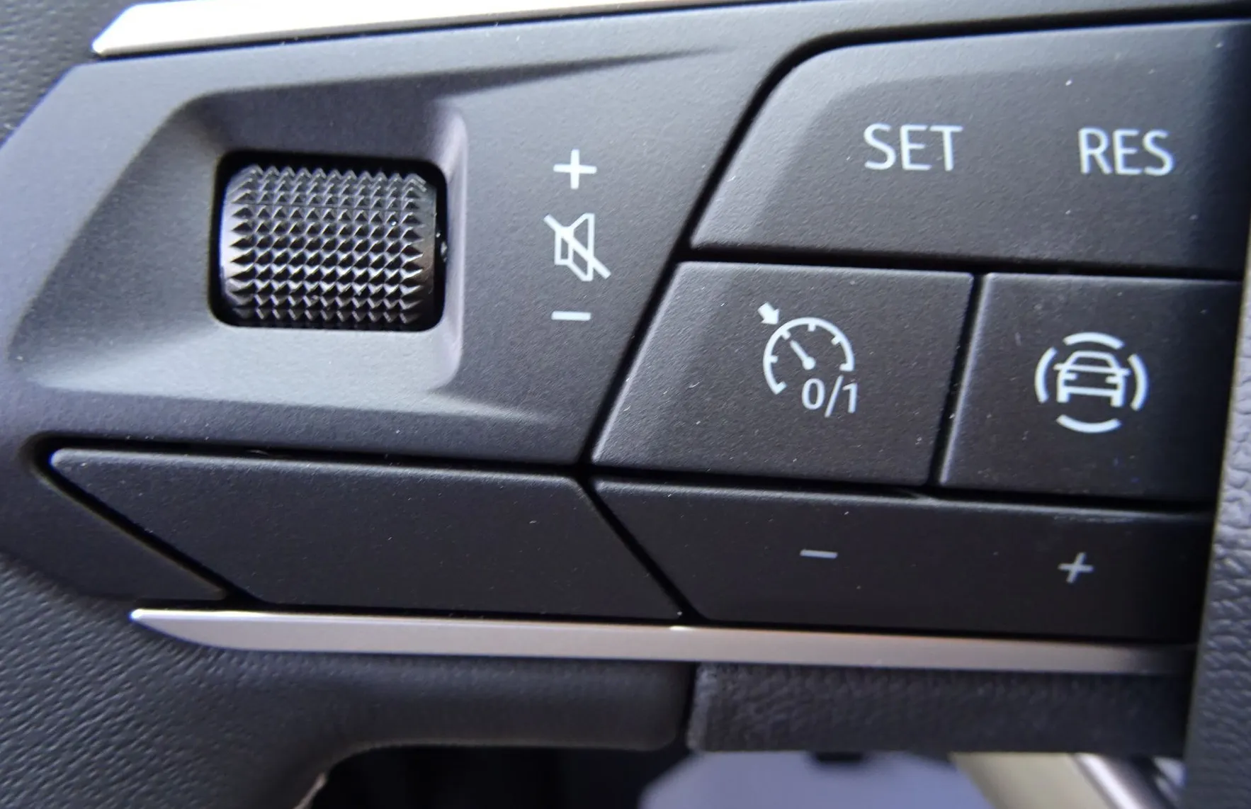 Zunanja slika - Seat Ateca - 1.0 TSI 85 KW HOLA -NA ZALOGI - - 18