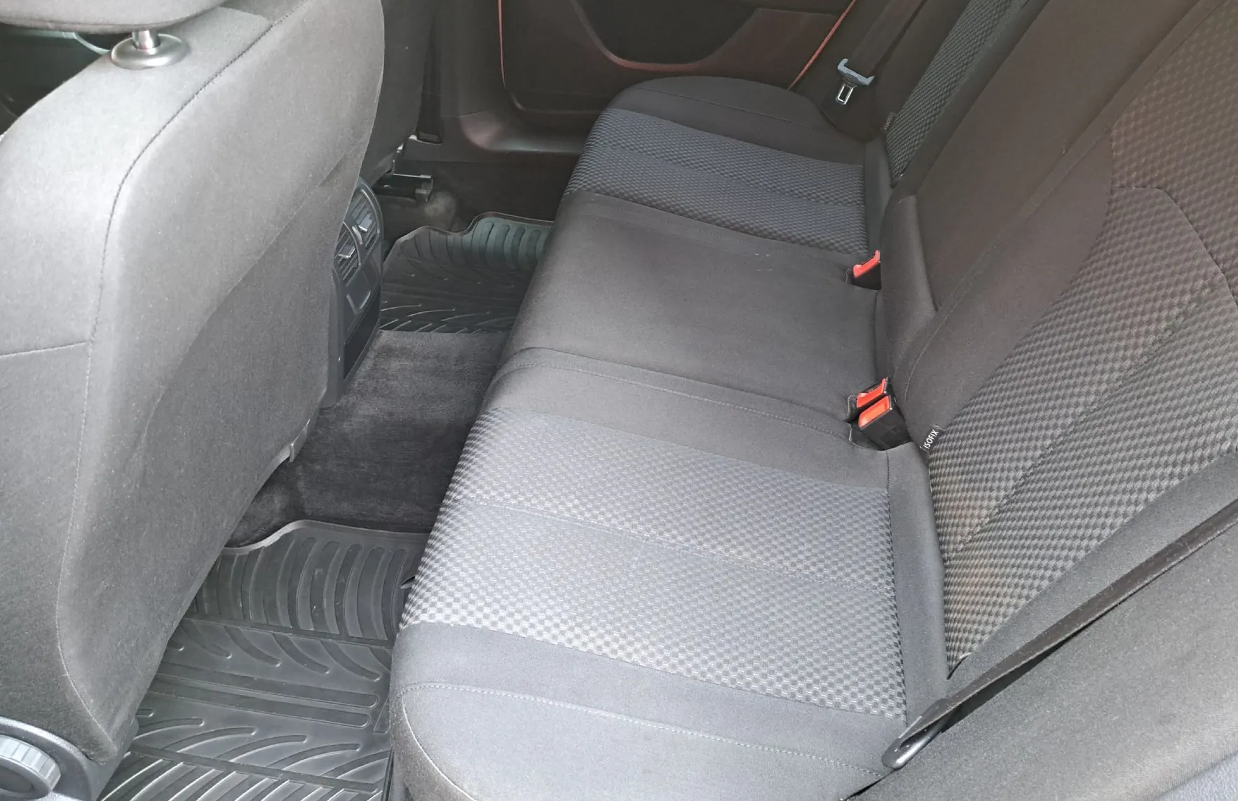 Zunanja slika - VW Passat - Variant 1.6 TDI  Comfortline -ODLIČEN- - 13