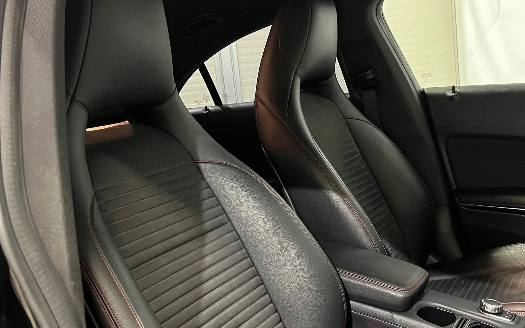 Notranja slika - Mercedes-Benz CLA-Razred - 200d-AMG-BLACK LINE-AUTOMATIK-KAMERA-NAVI-BI-XENON - 12