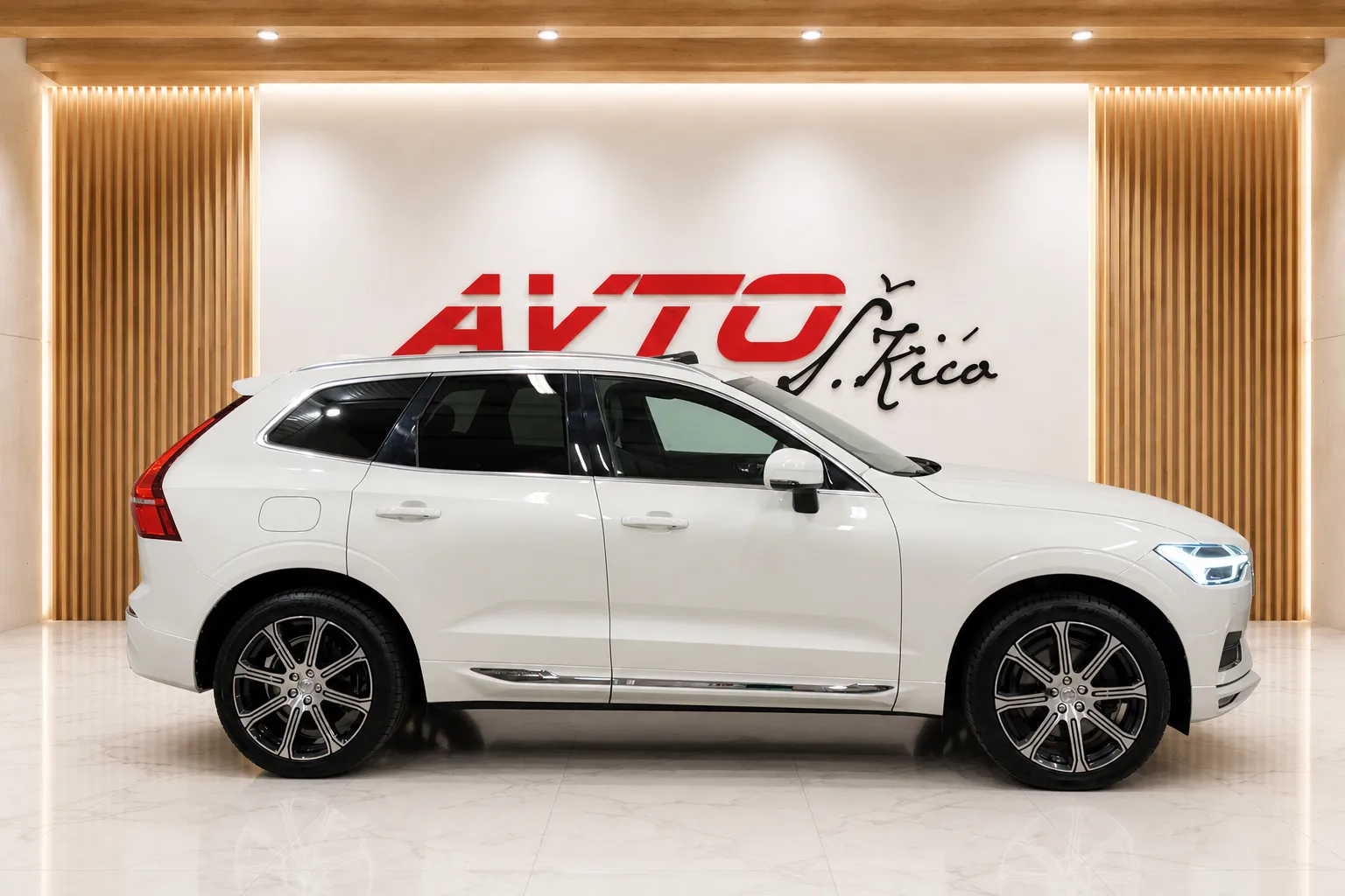 Zunanja slika - Volvo XC60 - D4 4X4-INSCRIPTION-VIRTUAL-PANORAMA-KAMERA-HEAD UP - 4