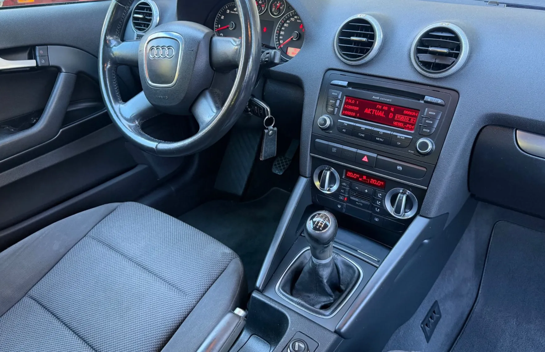 Zunanja slika - Audi A3 - 1.4 TFSI Attraction SLOVENSKI DIG.KLIMA ALU16 - 14
