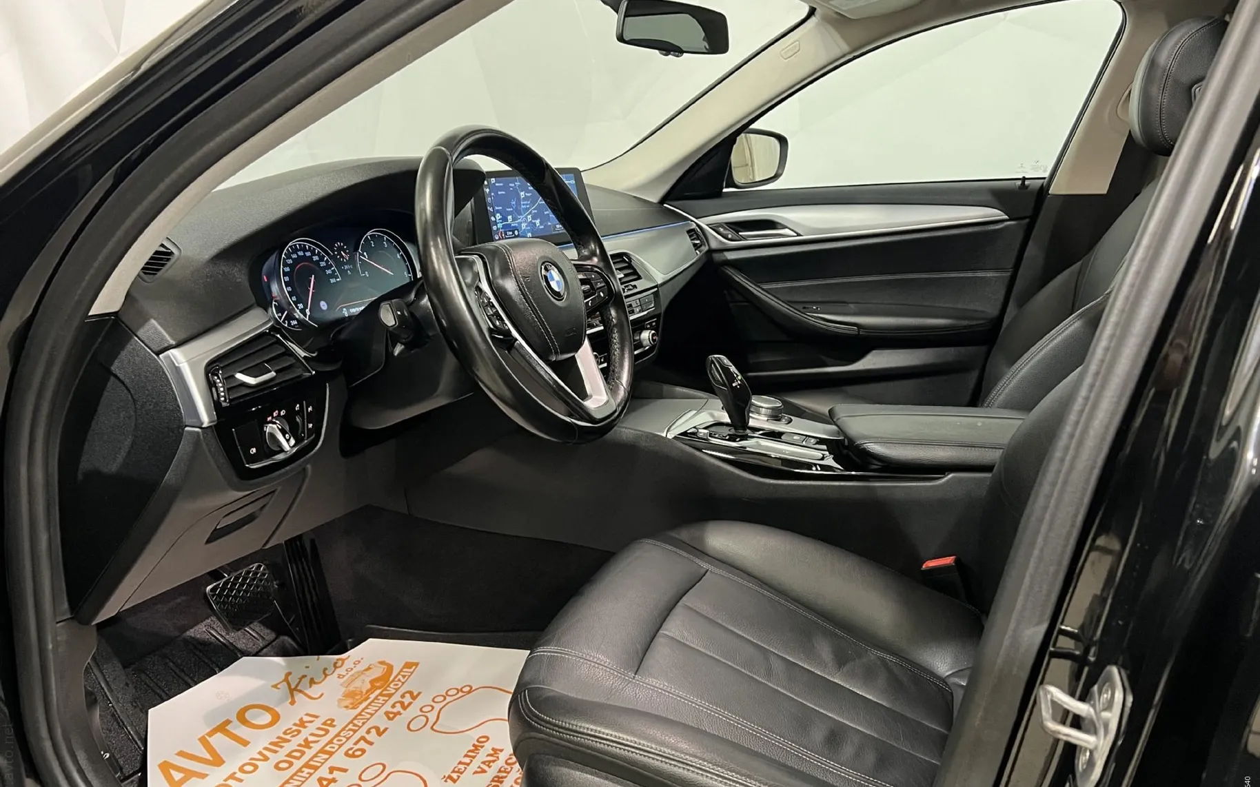 Notranja slika - BMW serija 5 Touring: - 525d-PANORAMA-VIRTUAL-ACC-KAMERA-NAVI-LED-PDC - 9