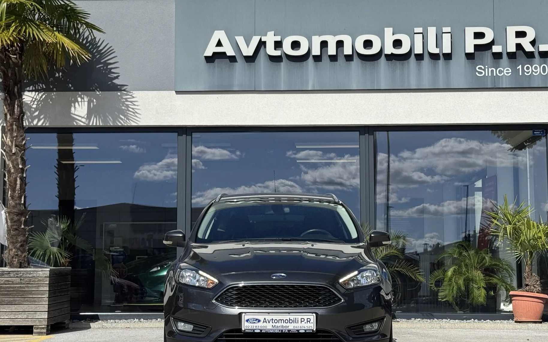 Zunanja slika - Ford Focus - Karavan 1.0 EcoBoost TREND 125KM NAVI ZIMSKI PAKET - 2