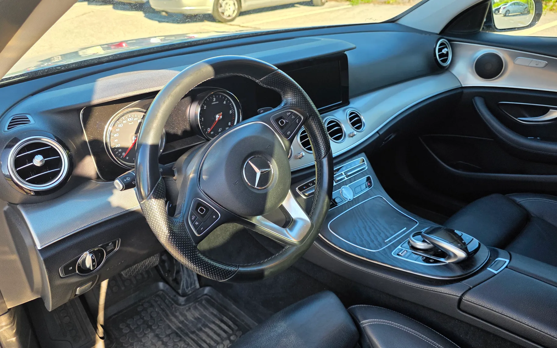 Notranja slika - Mercedes-Benz E-Razred - E 220 dT - 9