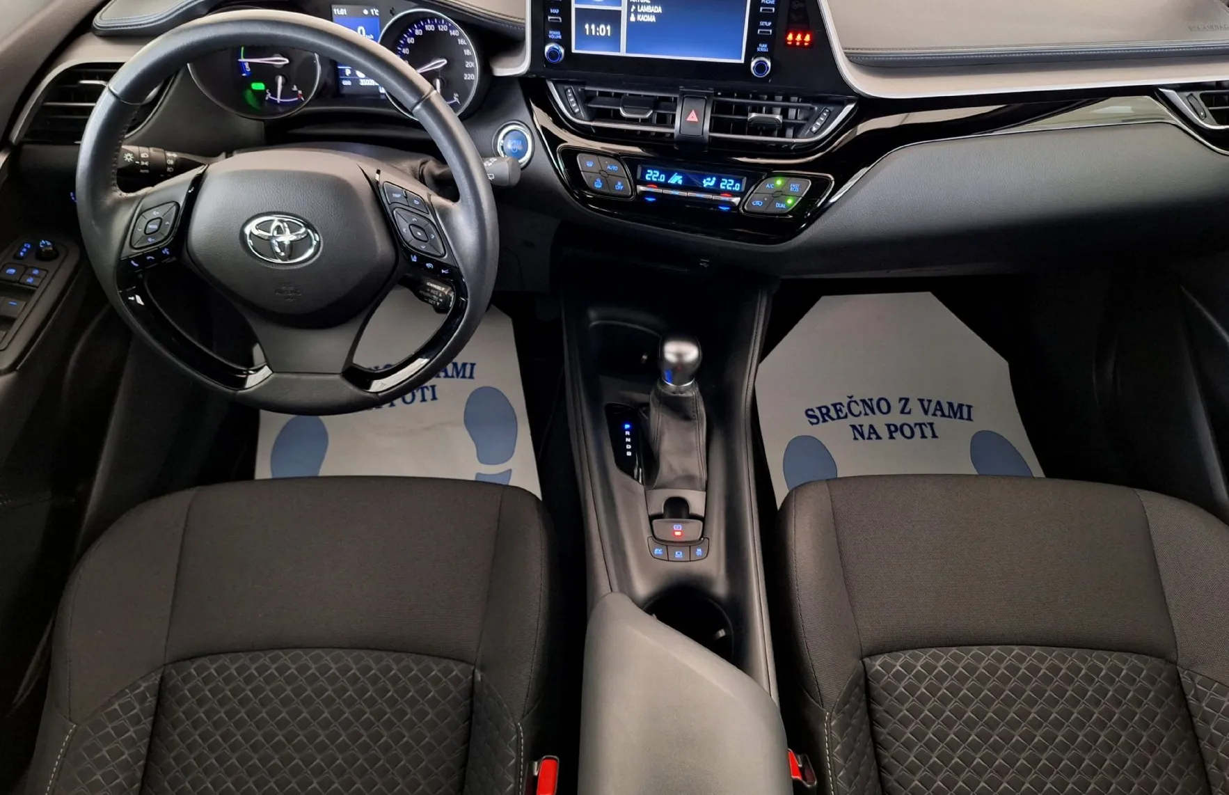 Zunanja slika - Toyota C-HR - 1.8 hibrid HEV C-ENTER SMART - 12