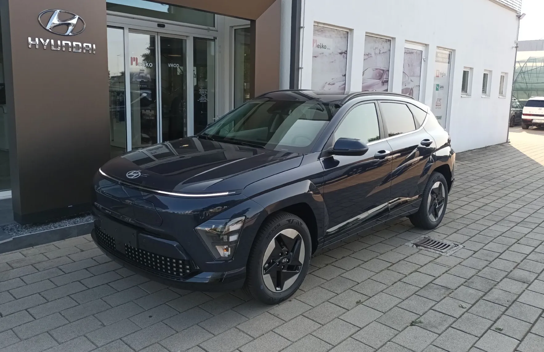 Zunanja slika - Hyundai Kona - BEV 65KWH PREMIUM.win.I.topl.črp..ambient - 1