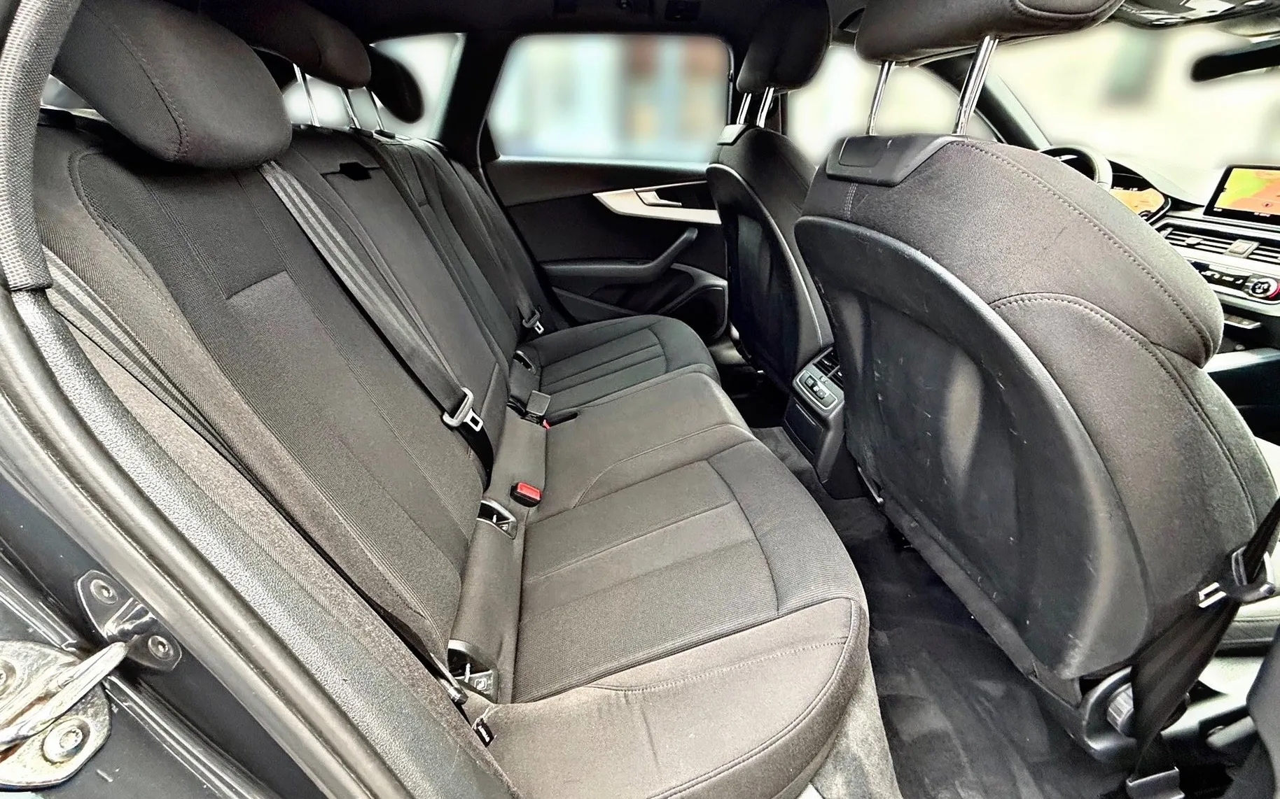 Notranja slika - Audi A4 Avant - 2.0 TDI S TRONIC-140KW-S LINE-VIRTUAL-NAVI-EL.KL.. - 22