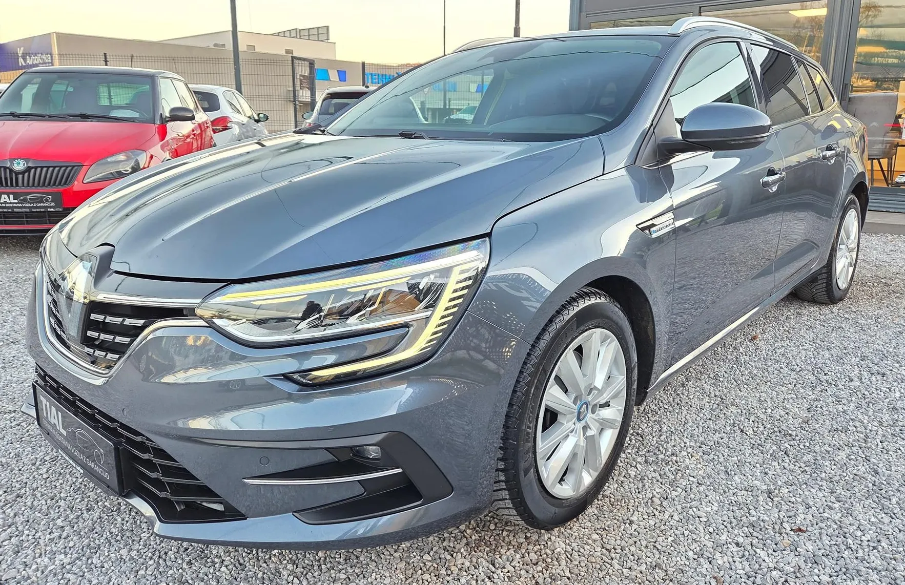 Zunanja slika - Renault Mégane - Megane 1.6 AVT ELEKTRIKAHYBRID-VIRTUAL-LED-NAVI-ACC-2XPDC - 1