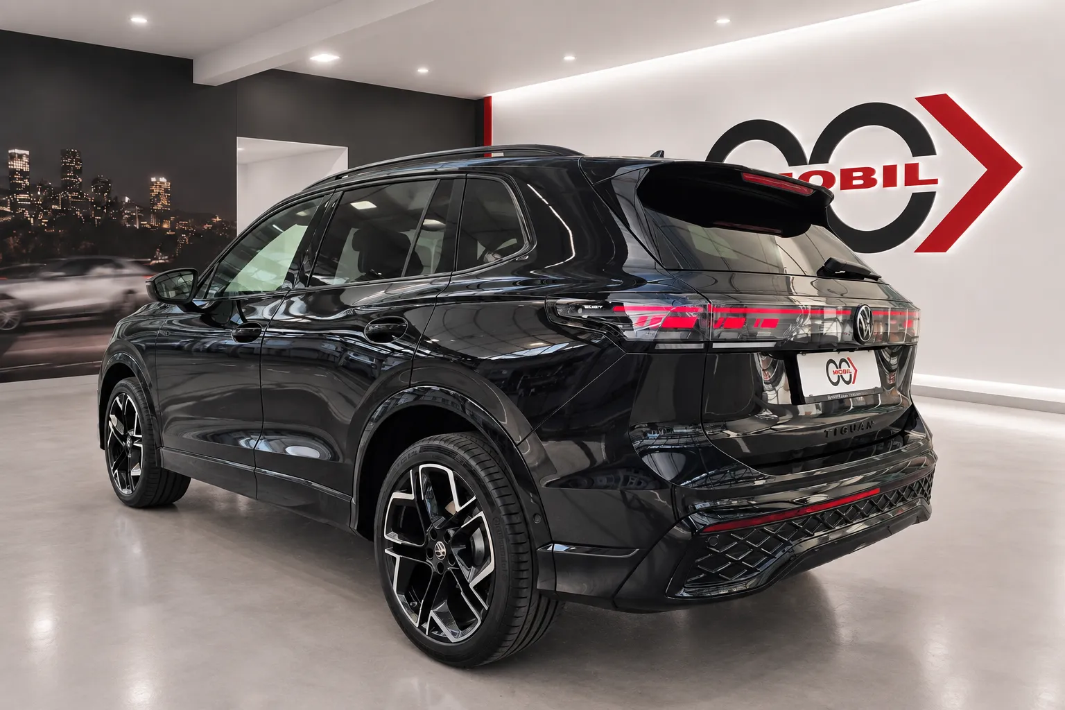 Notranja slika - Volkswagen Tiguan - 4motion 2.0 TDI BMT R-Line DSG - VSA MOŽNA OPREMA - 7