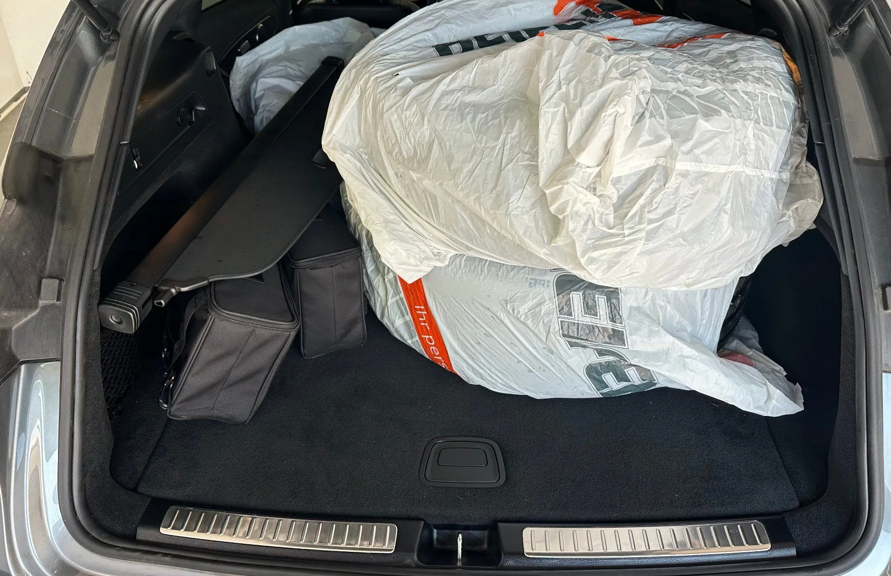 Zunanja slika - Mercedes-Benz EQC - 400 4MATIC AMG Line.NEMŠKI+4ALU.LED.KAMERA.67.000 - 10