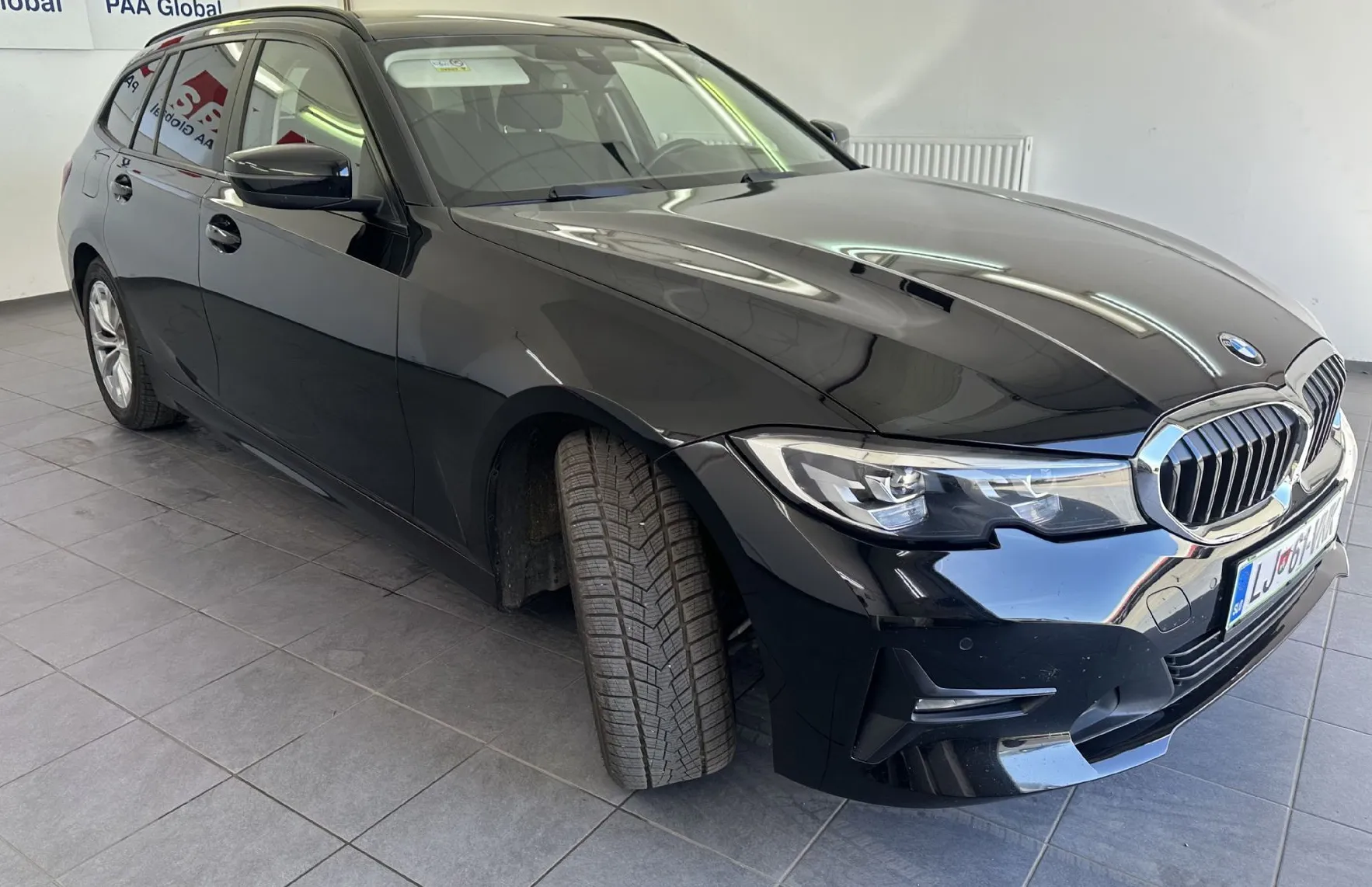 Zunanja slika - BMW Serija 3 - Touring: 318d Touring.NAVI.PDC.KONFORT.ZAKLEPANJE.KLJUKA - 2
