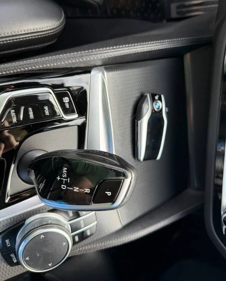 Notranja slika - BMW serija 5 Touring: - 530e xDrive M VELIKO OPREME - 11