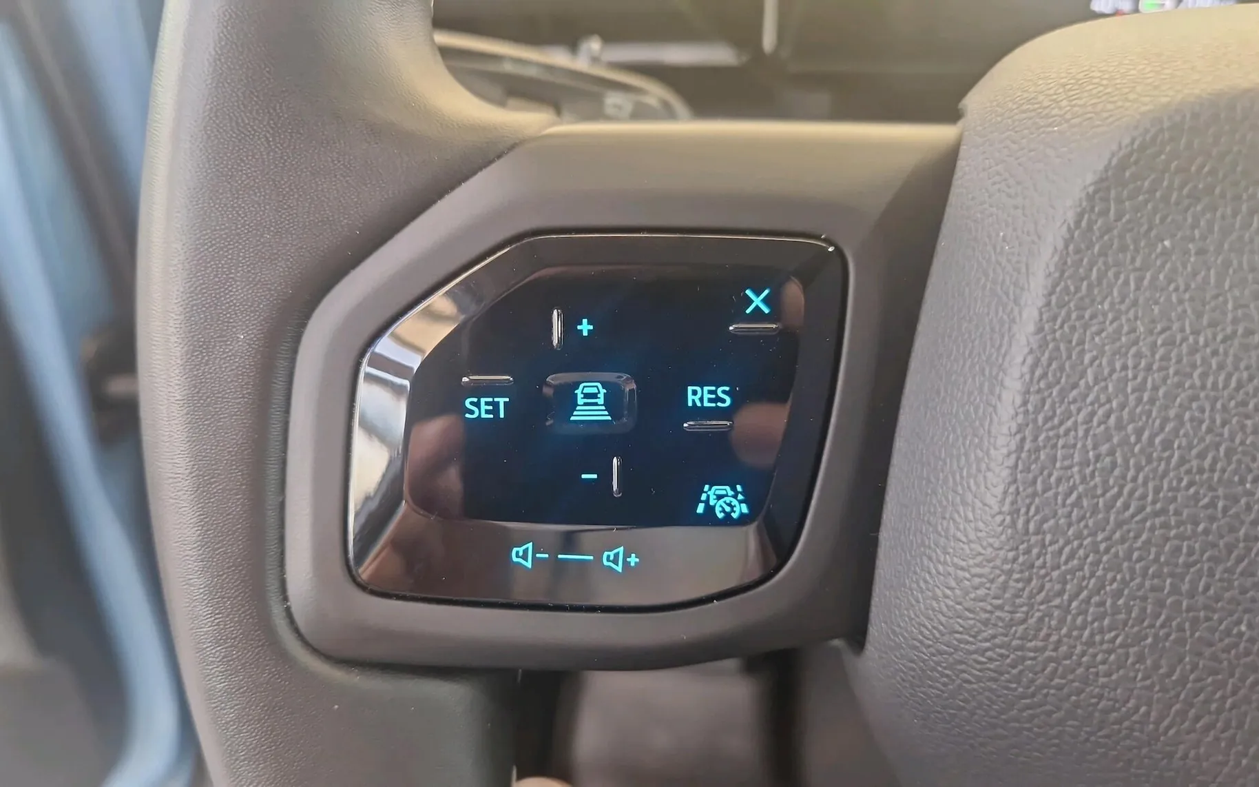 Zunanja slika - Ford Explorer - PREMIUM 286KM 77KW-SLO-360o-RADAR-BLISS-KLJUKA - 16
