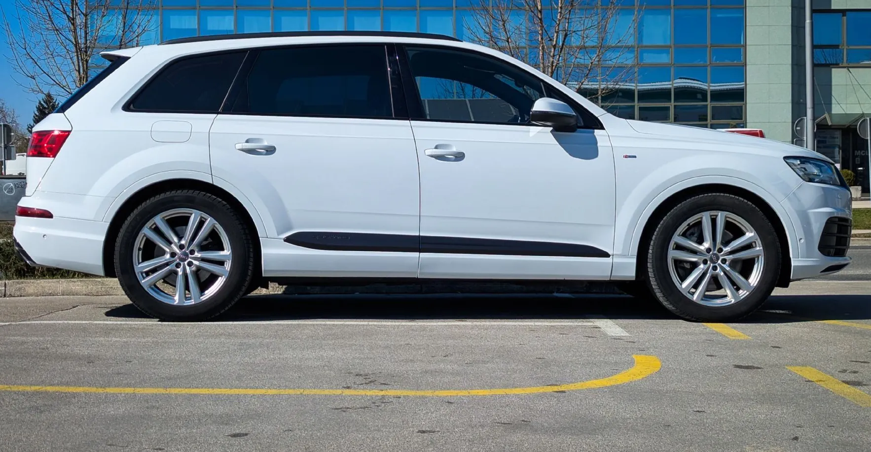 Zunanja slika - Audi Q7 - 3.0 TDI Quattro S-line 7 sed. kljuka BOSE Head-Up - 4
