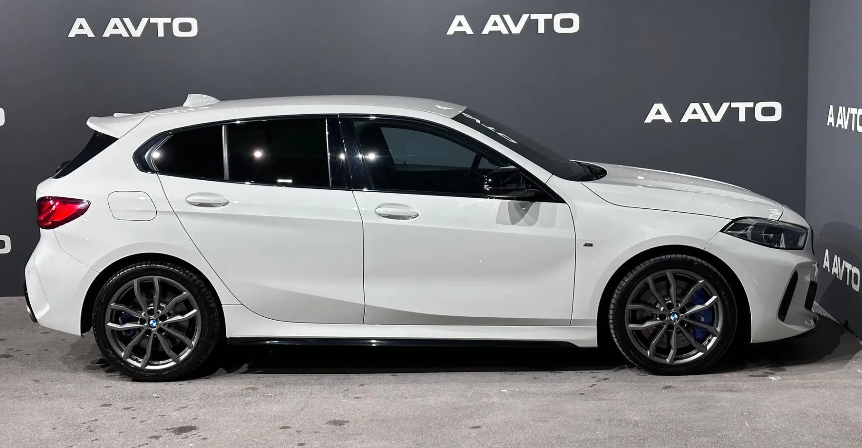 Zunanja slika - BMW Serija 1 - : M135i xDrive Avt. HUD-KARBON-KEYLESS-NAVI... - 3