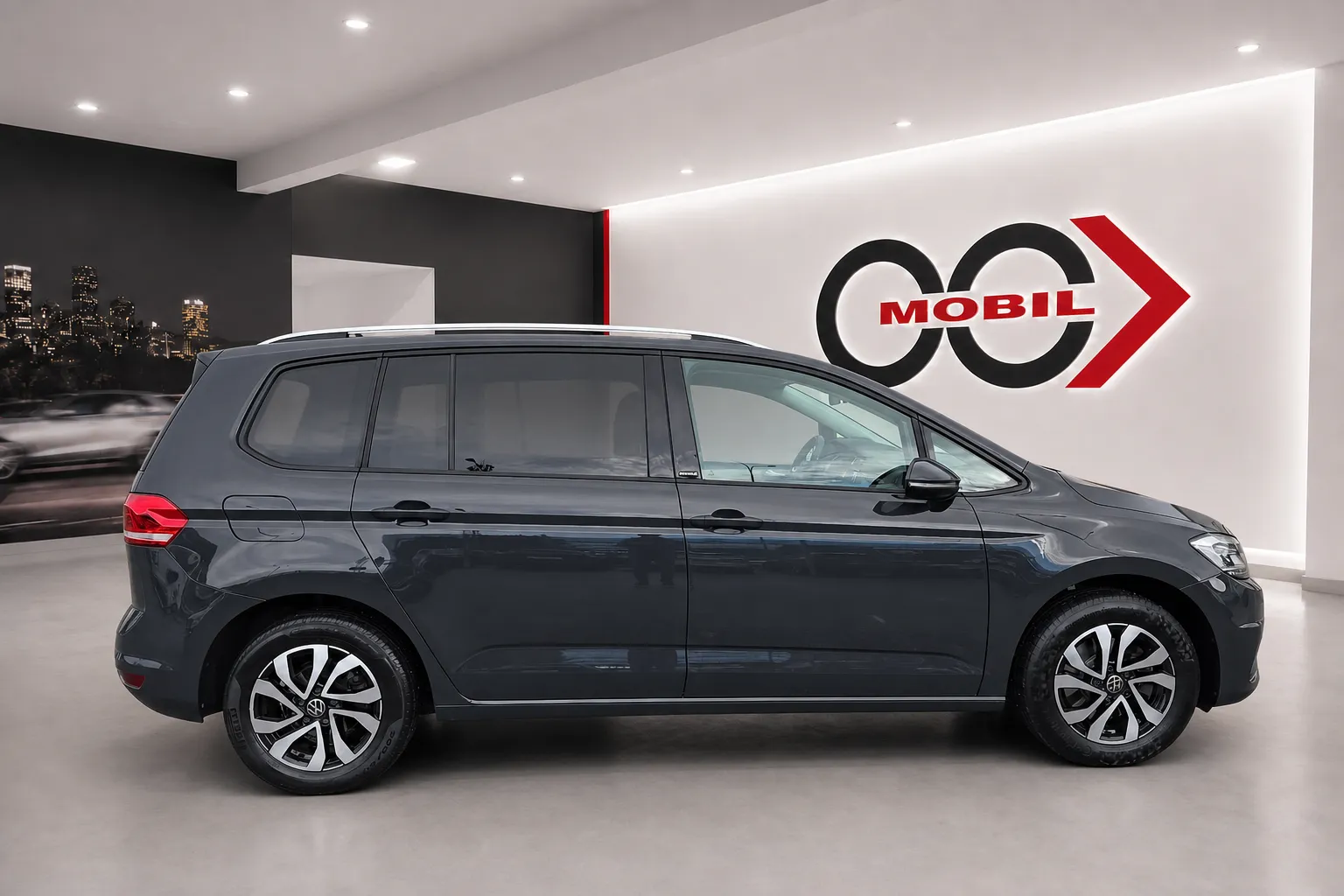 Zunanja slika - Volkswagen Touran - 2.0 TDI Active DSG - LED.virtual.kamera.navi.asi.. - 4