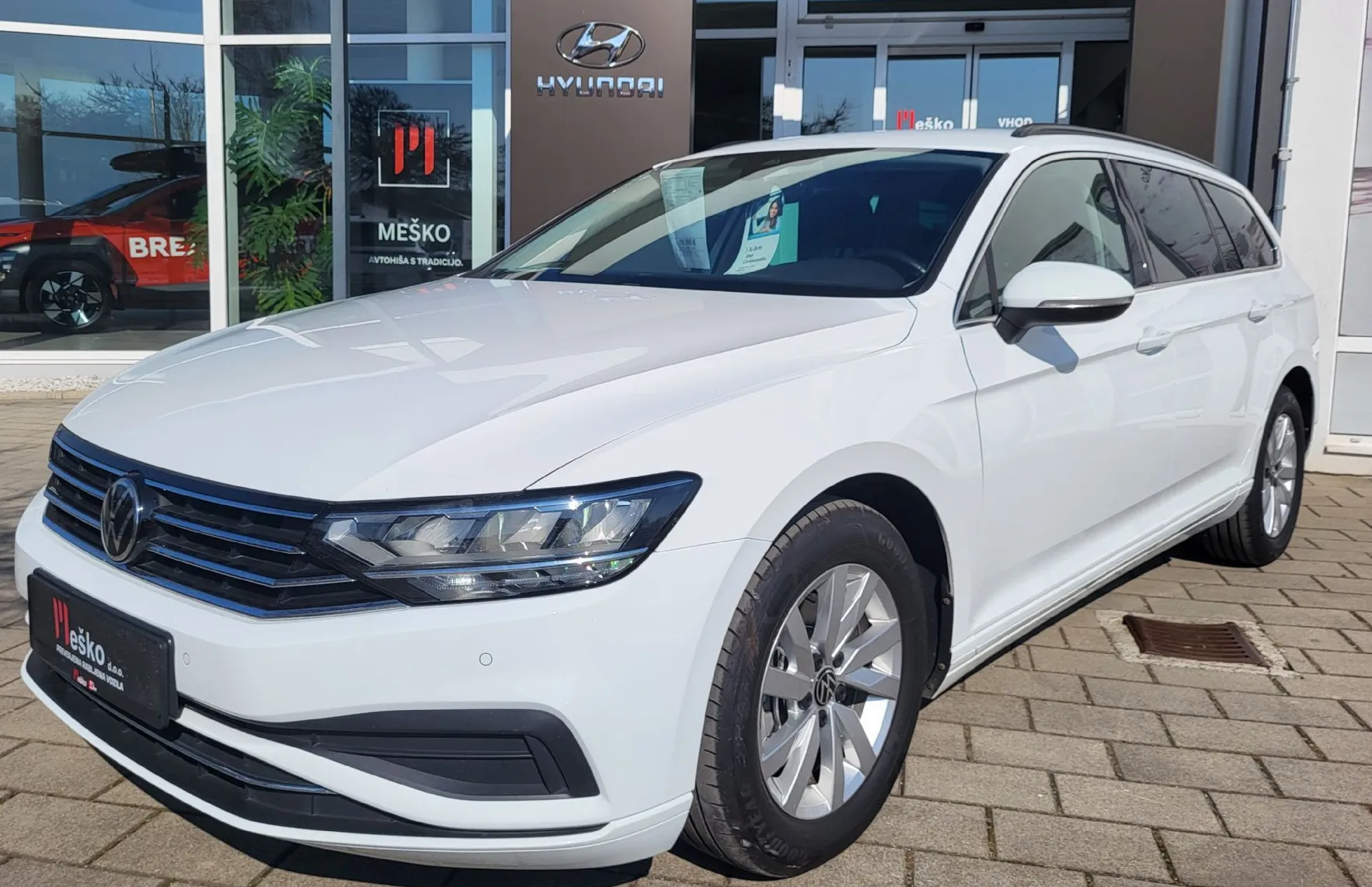 Zunanja slika - Volkswagen Passat - Variant 2.0 TDI AUT slo-1.last-alu-acc-navi-led-radar-pdc- - 1