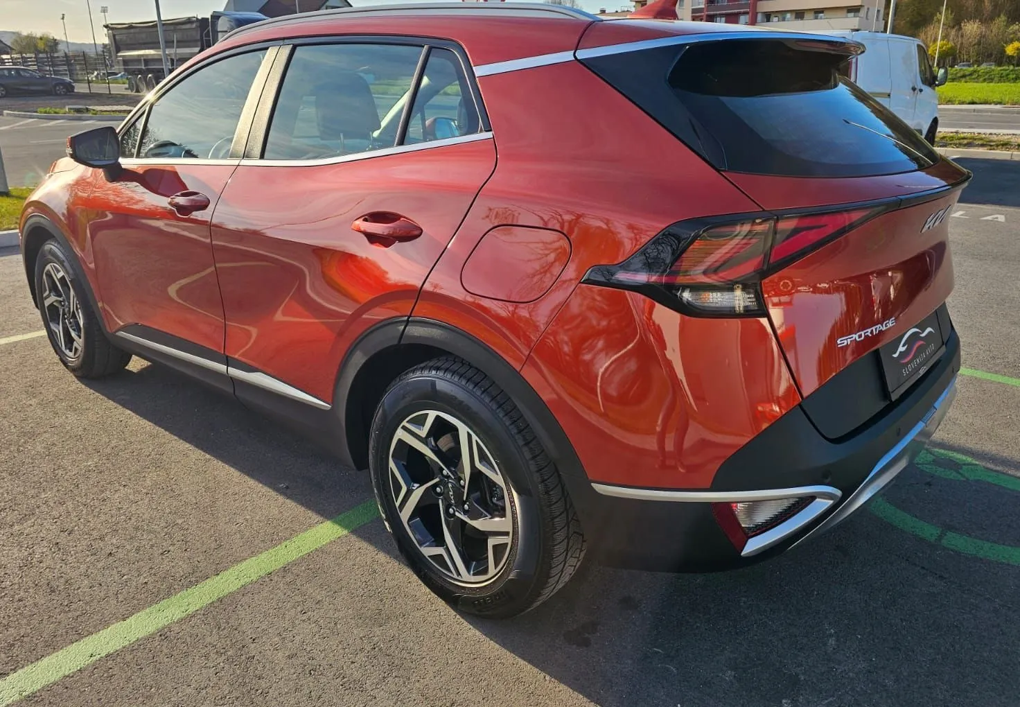 Zunanja slika - KIA Sportage - 1.6CRDi StyleDCT|fuLED|AC|kamera|NAVI|ASSIS|28tKM - 6