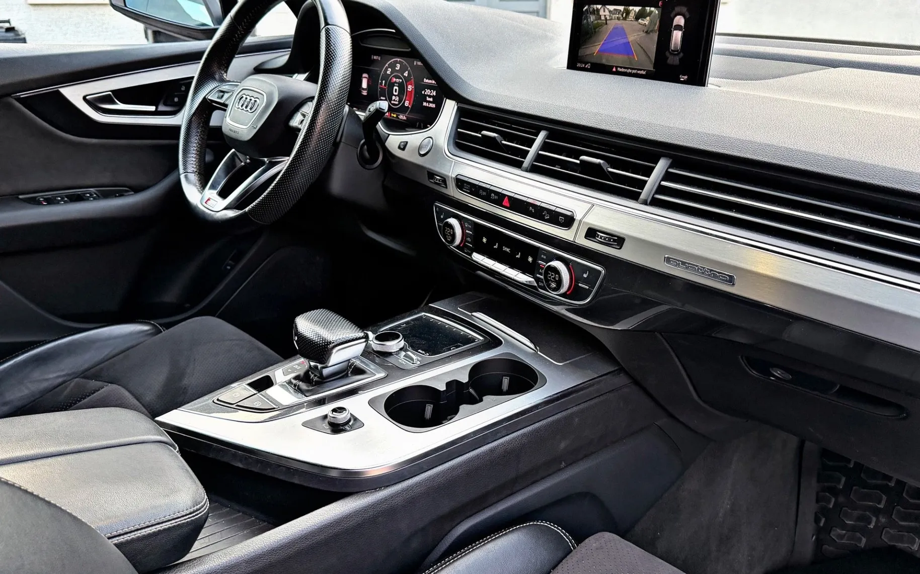 Notranja slika - Audi Q7 - 3.0TDI•QUATTRO•S LINE•ZRAČNO•7SEDEŽEV•21COL - 11