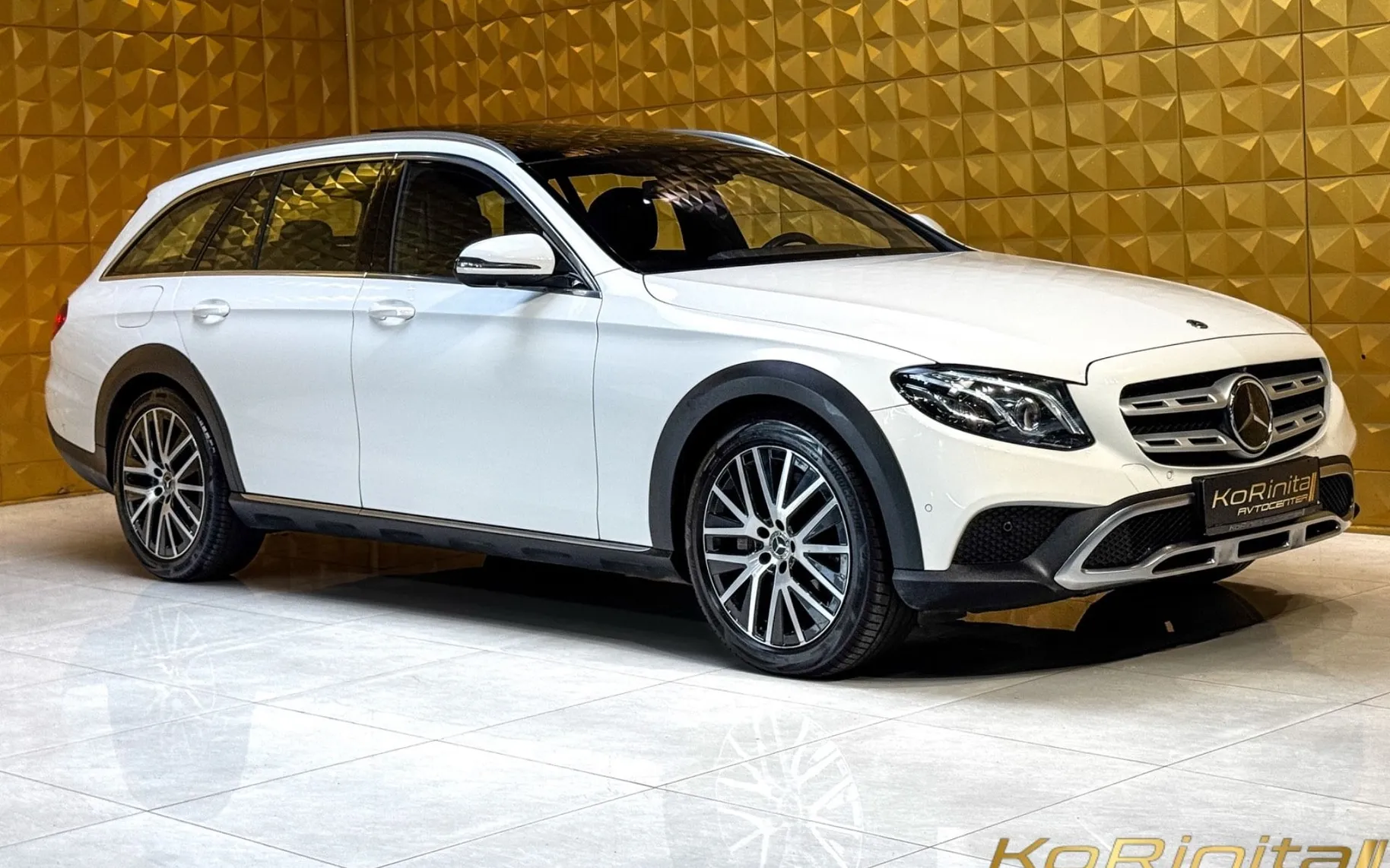 Zunanja slika - Mercedes-Benz E-Razred - E400d 4MATIC-All Terrain-ZRACNO-PANO-WIDESCREEN... - 1