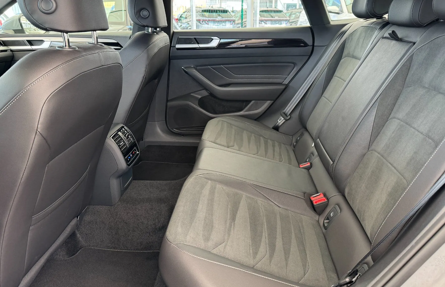 Zunanja slika - Volkswagen Arteon - Shooting Brake R-Line 2.0 TSI DSG LED-NAVI-EASY OPEN-OGR. - 11