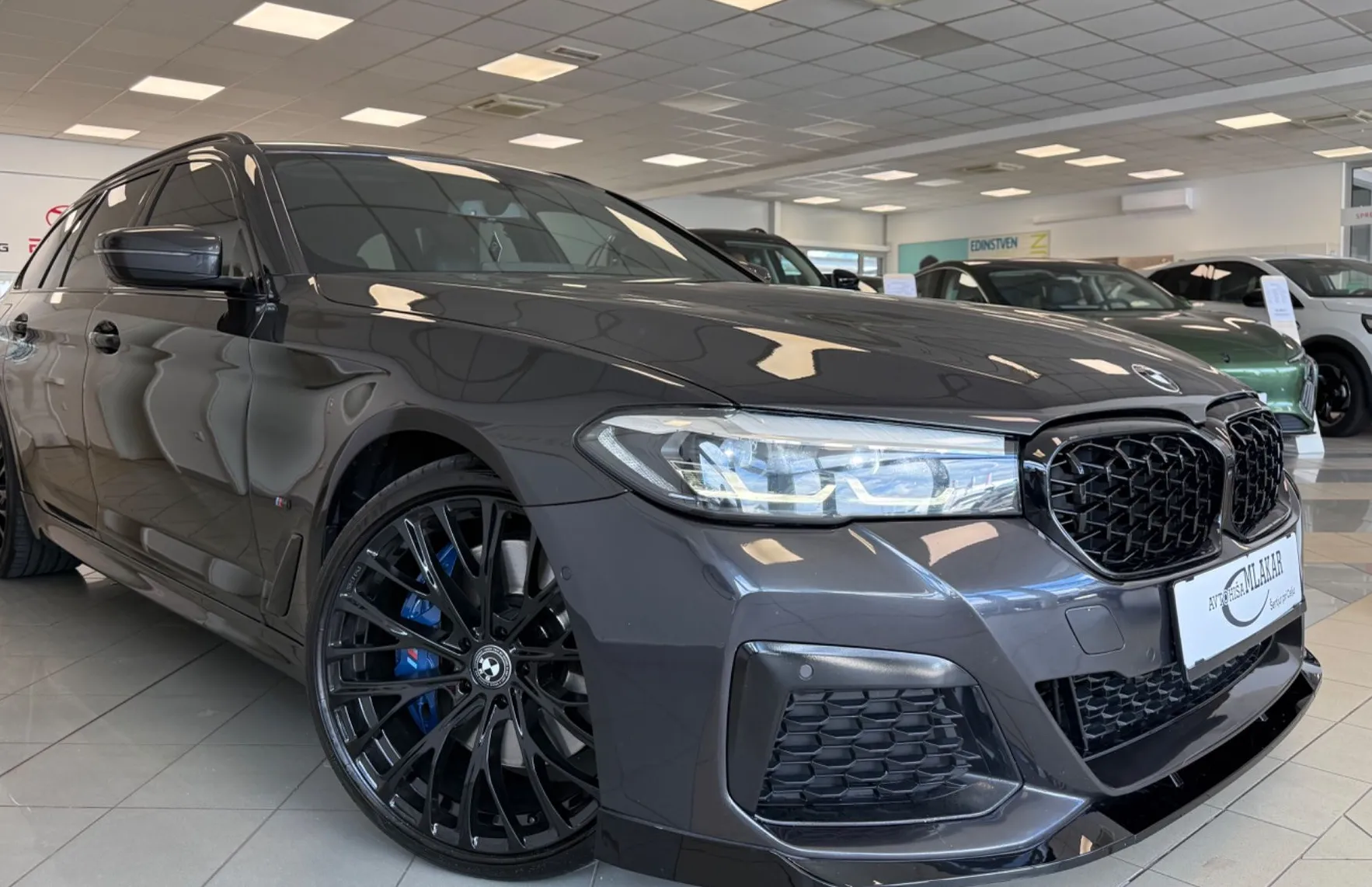 Zunanja slika - BMW Serija 5 - Touring: 530d xDrive M-SPORT-AMBIENT-LED-ALU-FACELIFT- - 1