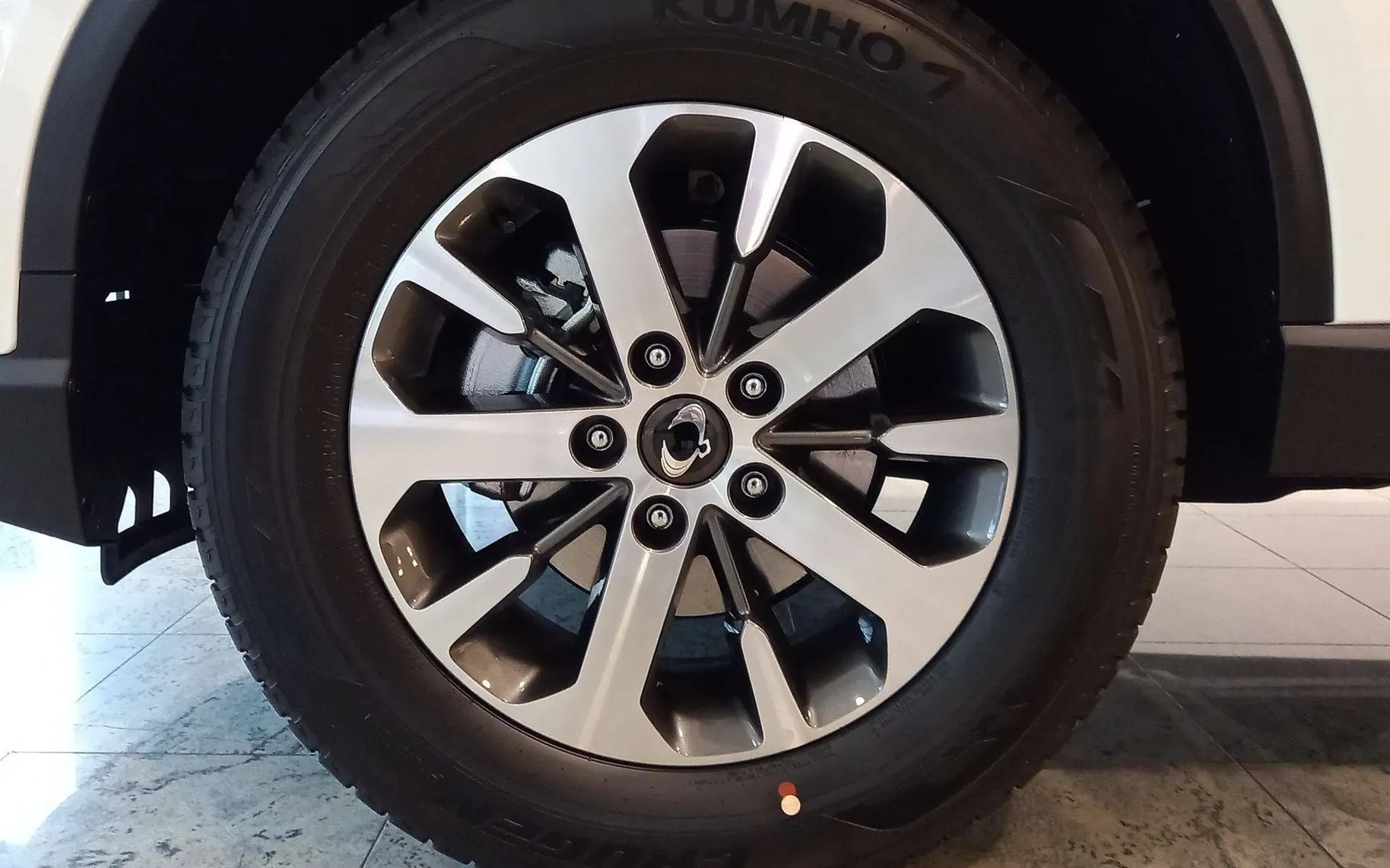 Notranja slika - SsangYong Rexton - 2.2 XDi Limited+ 4WD AT... - 9