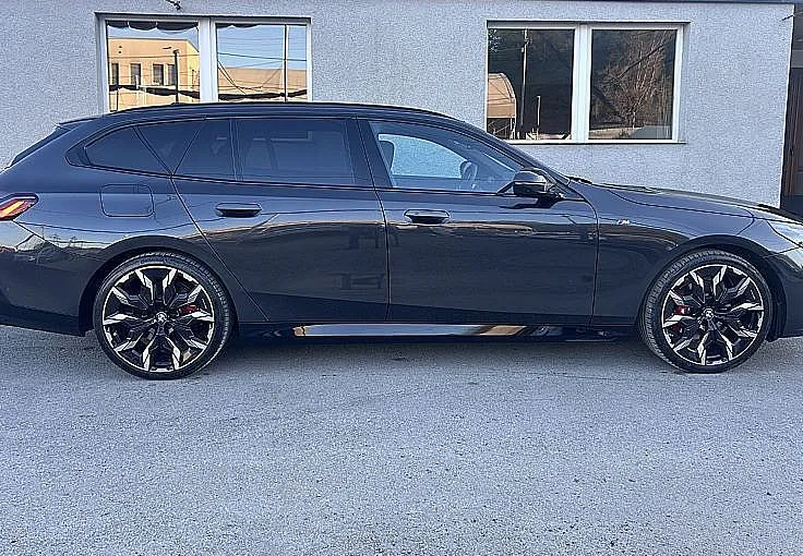 Zunanja slika - BMW Serija 5 - Touring: 520i Touring-M-SPORT-PRO-HEAD UP-PANO-BANG OLUF - 5