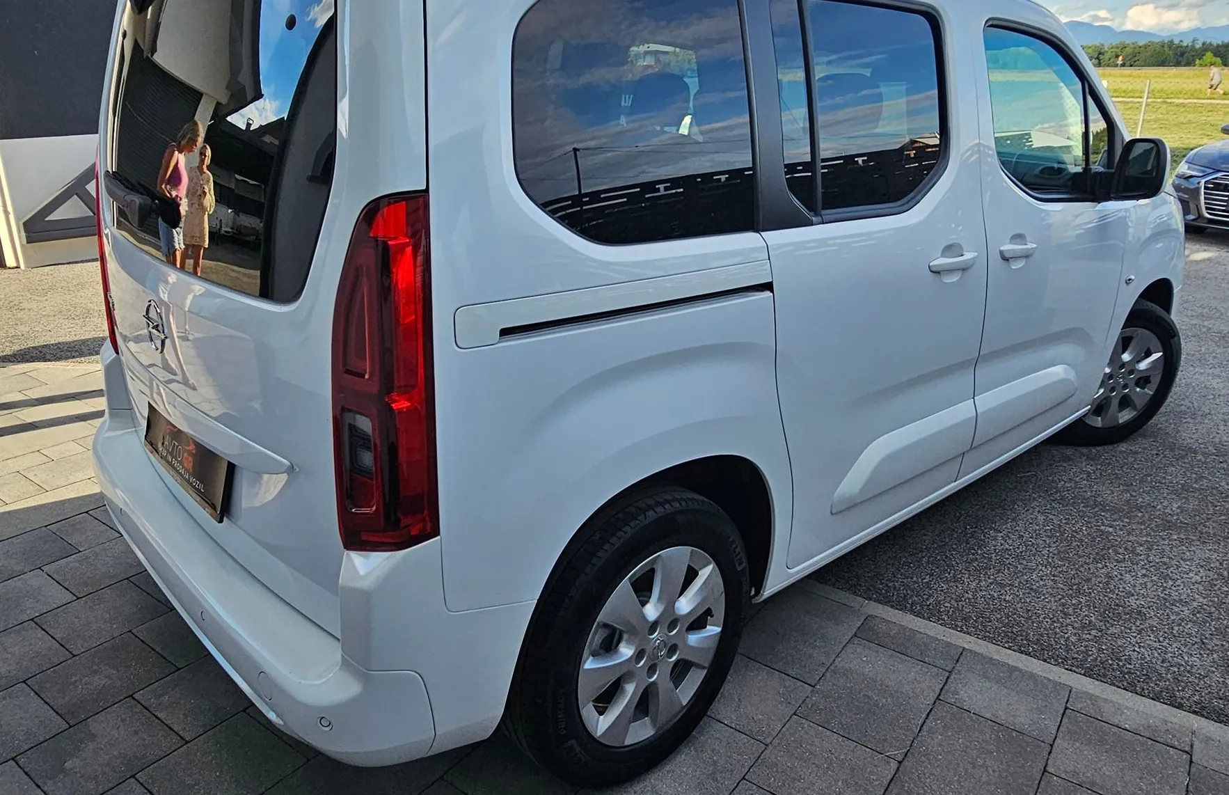 Zunanja slika - Opel Combo - 1.5 CDTI-Life-AUT. Le 125.000km-ODLIČEN-LED-Start- - 12