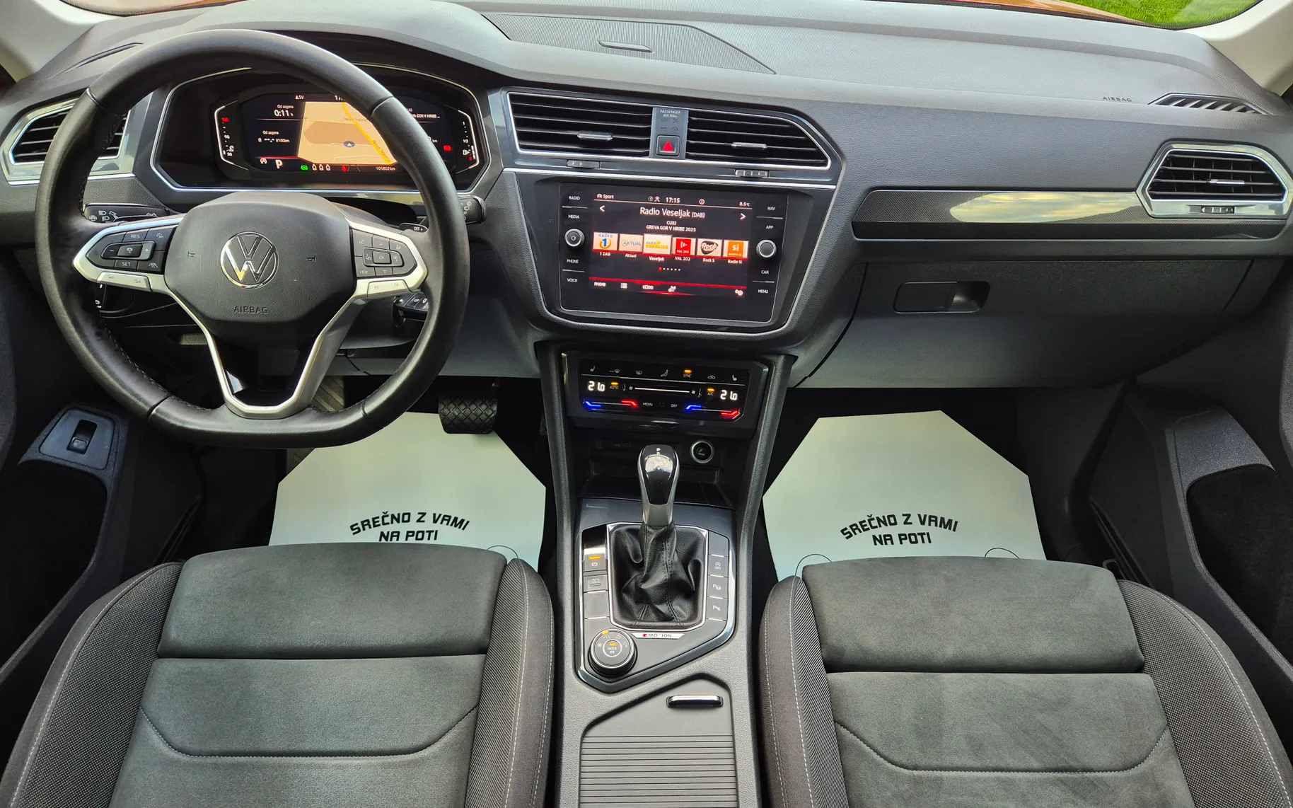 Notranja slika - Volkswagen Tiguan - 4motion 2.0 TDI BMT Elegance DSG - 9