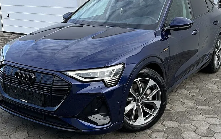 Zunanja slika - Audi e-tron - Sportback 55 quattro S line-LED-NAVI-PDC-ALU20 - 3