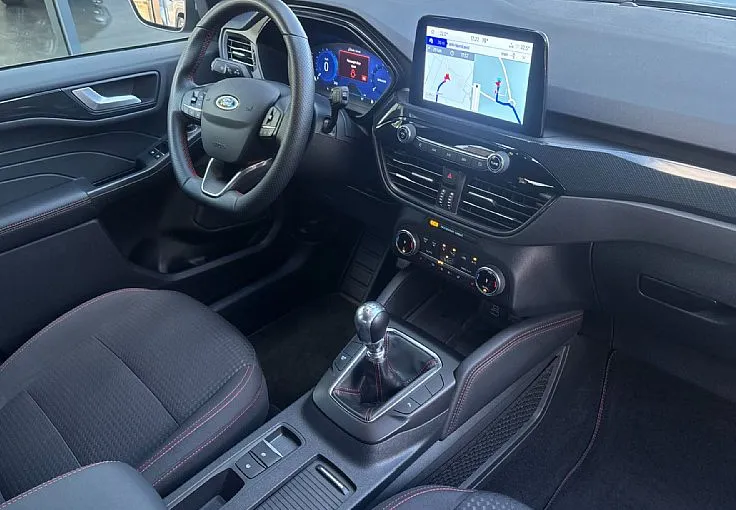 Zunanja slika - Ford Kuga - 1.5 EcoBoost ST-Line. 1.lastnik. vlečna kljuka. - 10