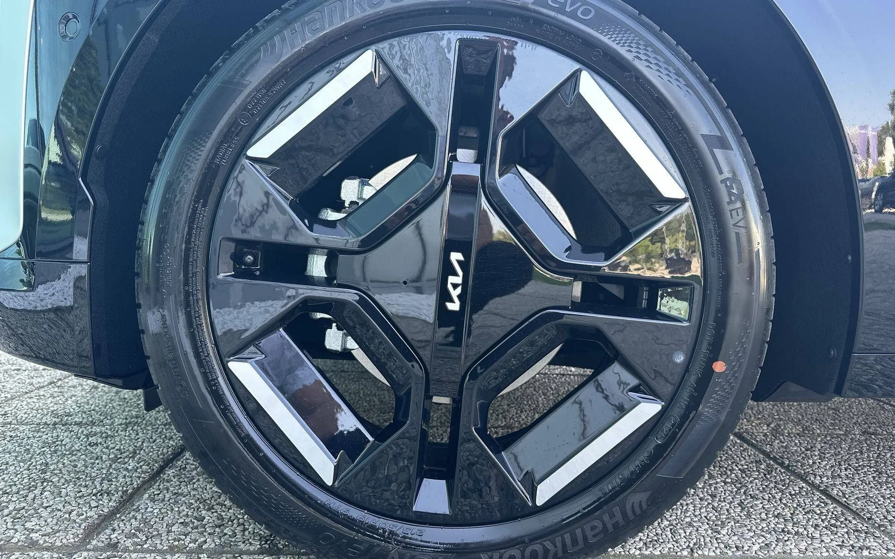 Zunanja slika - KIA EV3 - GT-Line 81.4 kWh baterija. doseg do 605km - 9