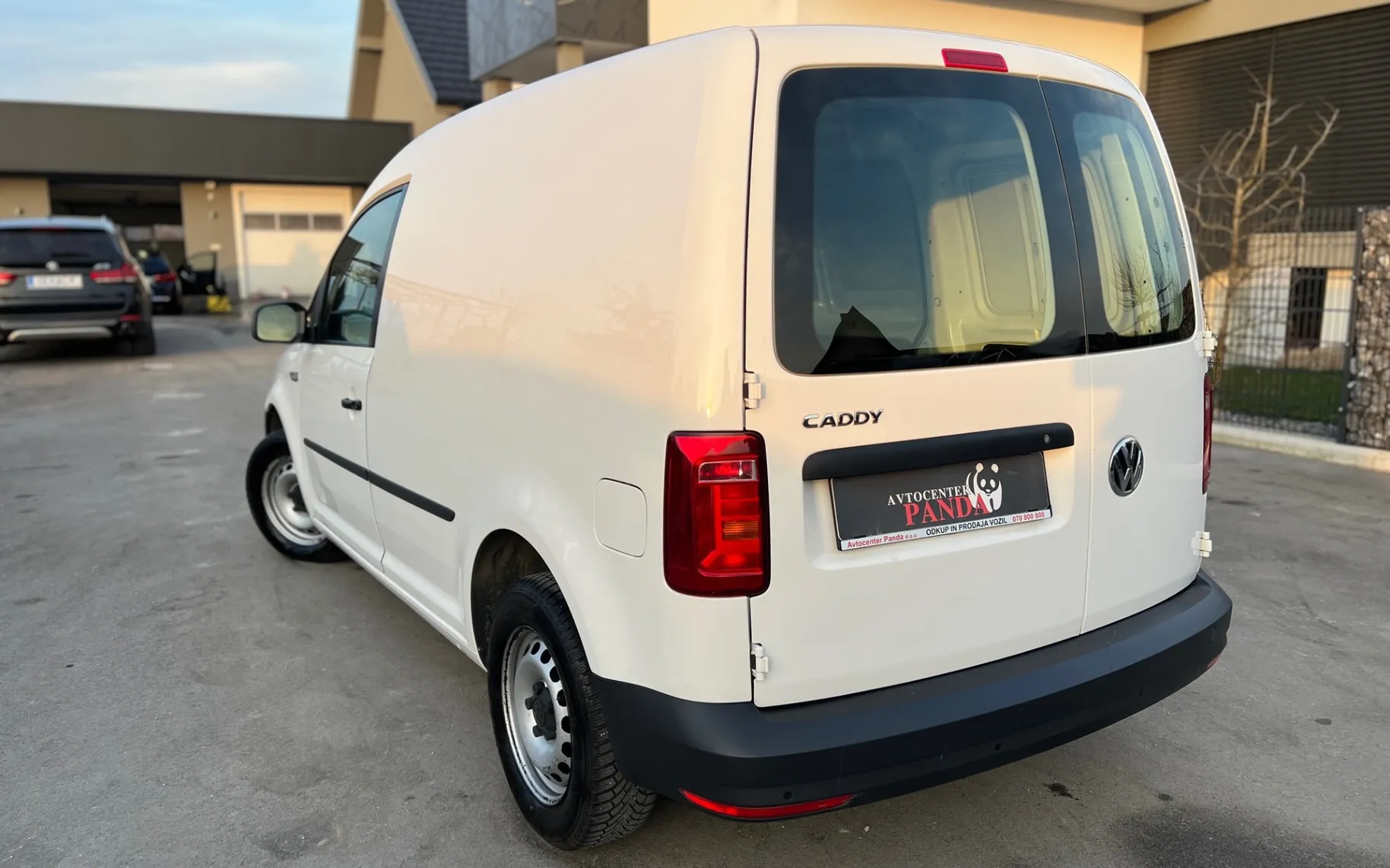 Zunanja slika - Volkswagen Caddy - 2,0 TDI Comfortline - 1