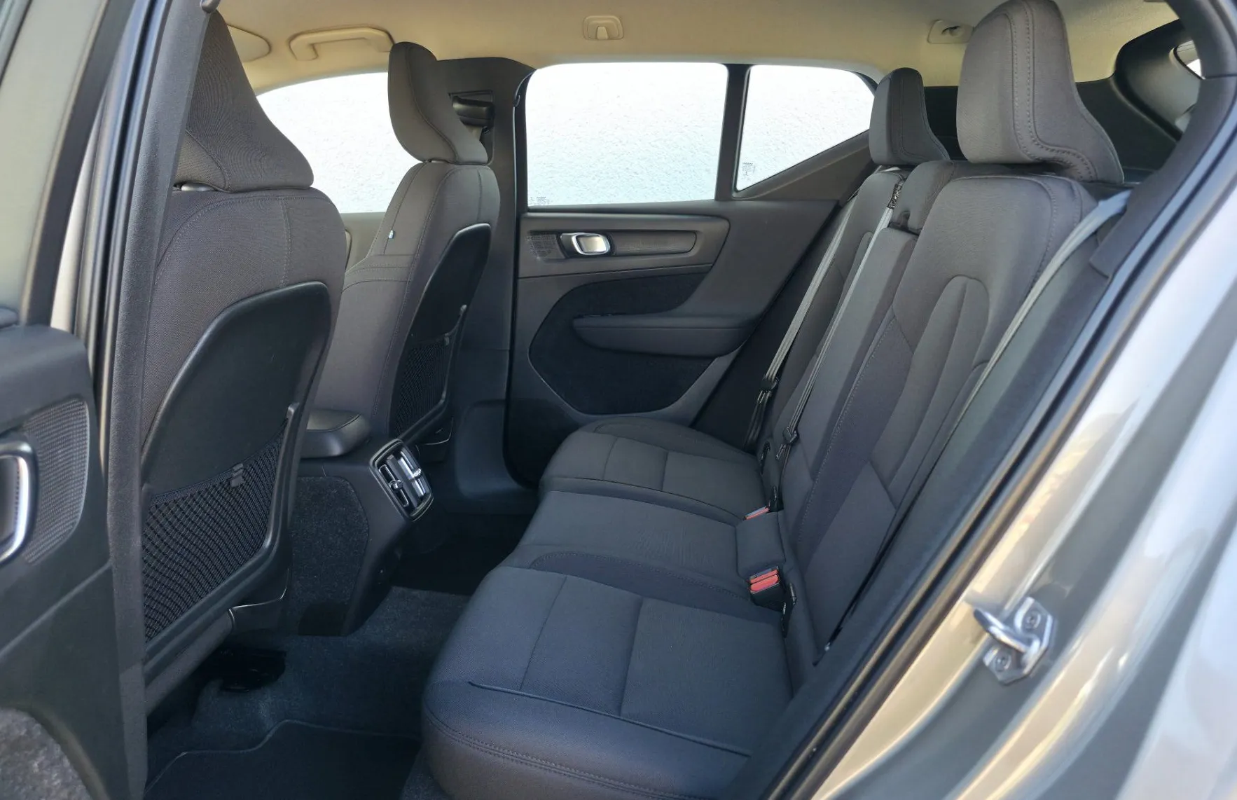Zunanja slika - Volvo XC40 - D3 Momentum Pro FULLED•LANE•VIRTUAL•GRETJE•KEYLESS - 7