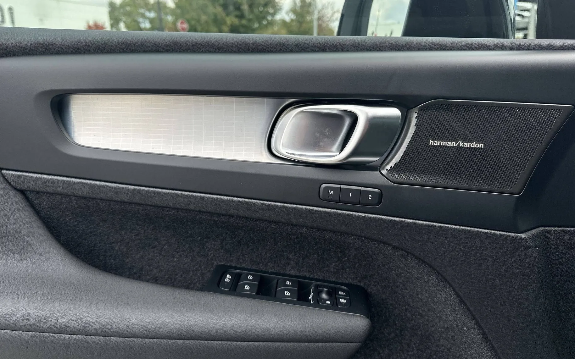 Notranja slika - Volvo XC40 - B3 P Plus Dark Avt. - 13