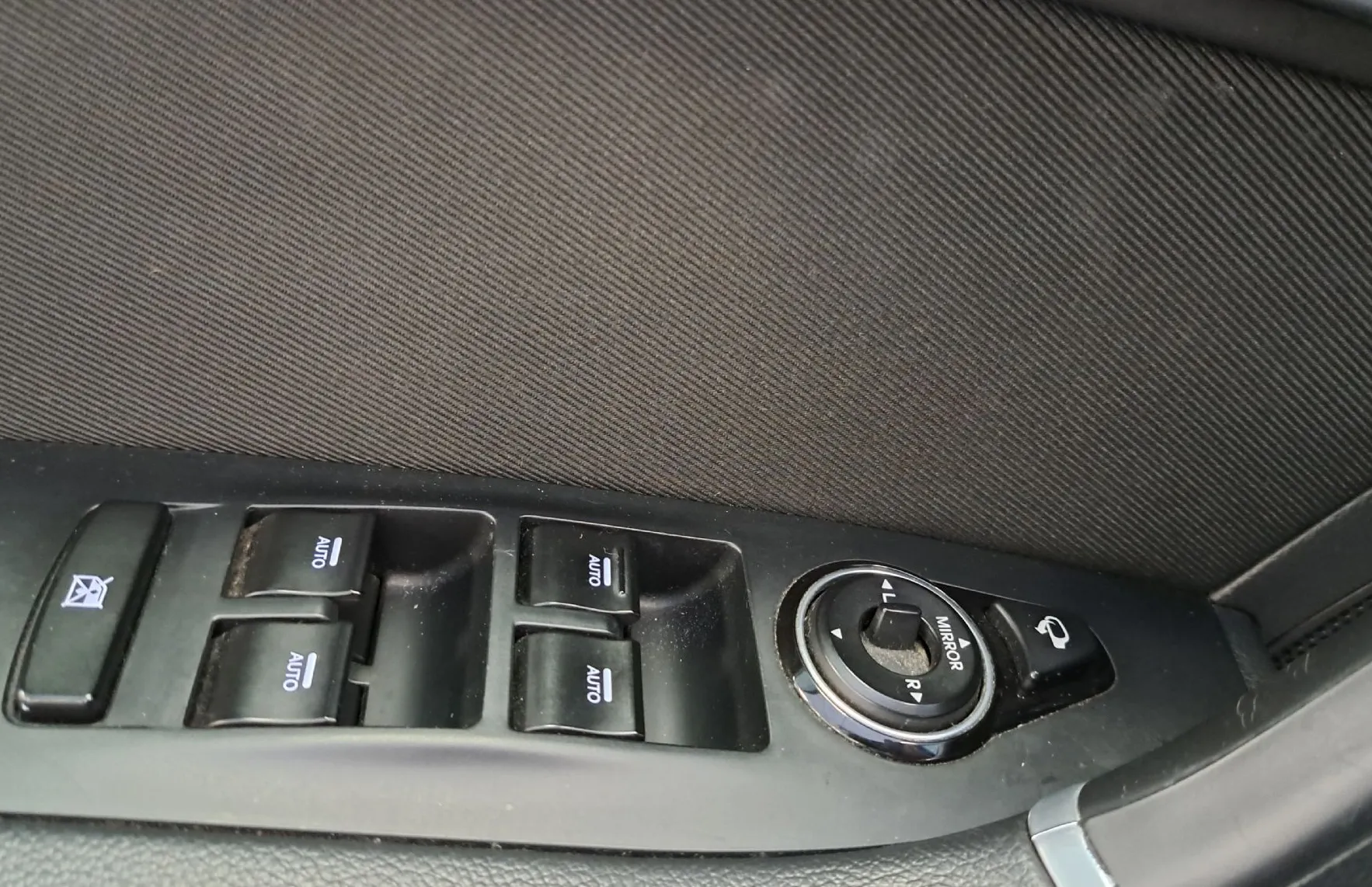 Zunanja slika - Hyundai i40 - 1.7 CRDI 85KW PREMIUM - LED NAVI HITRI KREDIT - - 14