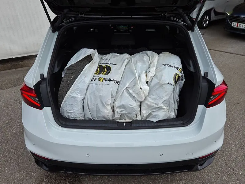 Zunanja slika - Škoda Fabia - 1.5 TSI ACT Monte Carlo DSG-KAMERA-LED-1.LASTNIK - 20