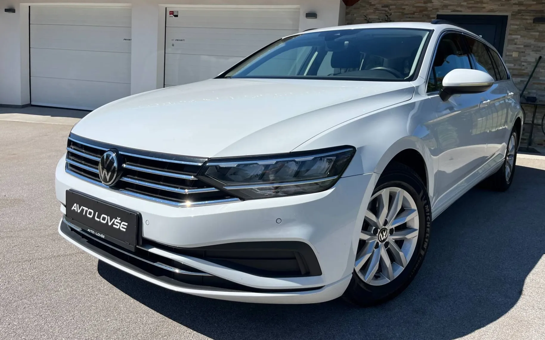 Zunanja slika - Volkswagen Passat Variant - 2.0 TDI BMT  DSG-SLO-1 LASTNIK-VIRTUAL-LED-RADAR - 1
