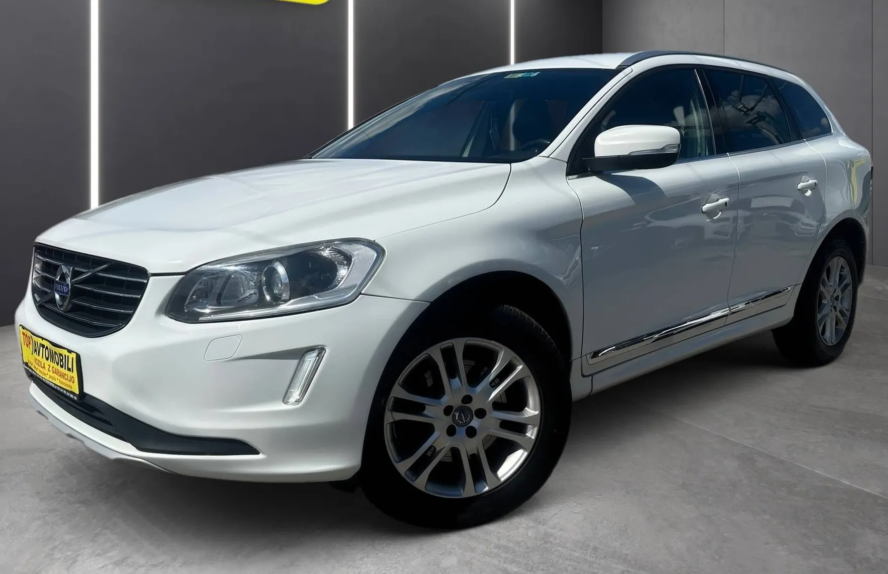 Zunanja slika - Volvo XC60 - D4 XENON HI-FI TEMPOMAT NAVI VIRTUAL PDC - 2