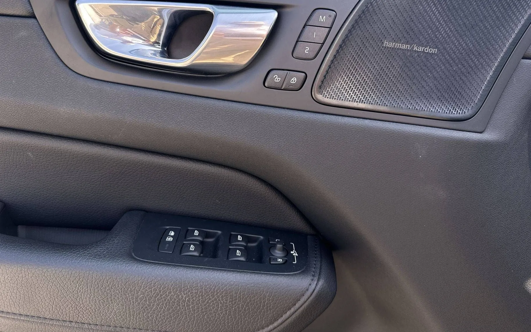 Notranja slika - Volvo XC60 - B5 INSCRIPTION Avt. LED. PANO.. KLJUKA. ACC - 13