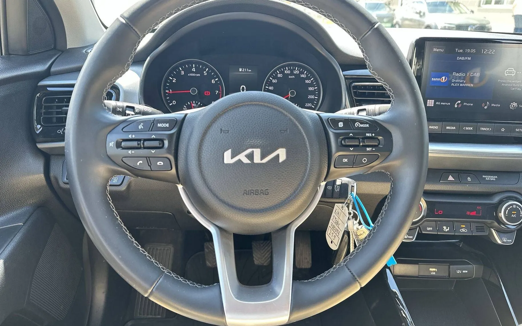 Notranja slika - KIA Stonic - 1.0 T-GDi LX Urban ISG - 38