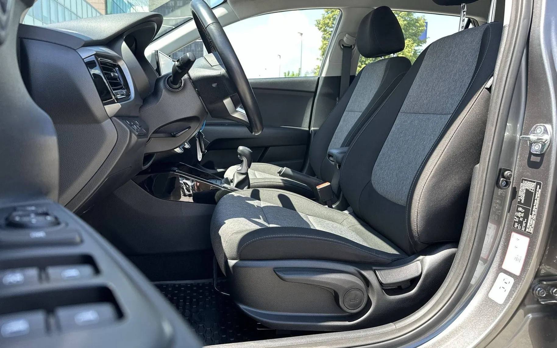 Notranja slika - KIA Stonic - 1.0 T-GDi LX Urban ISG - 10